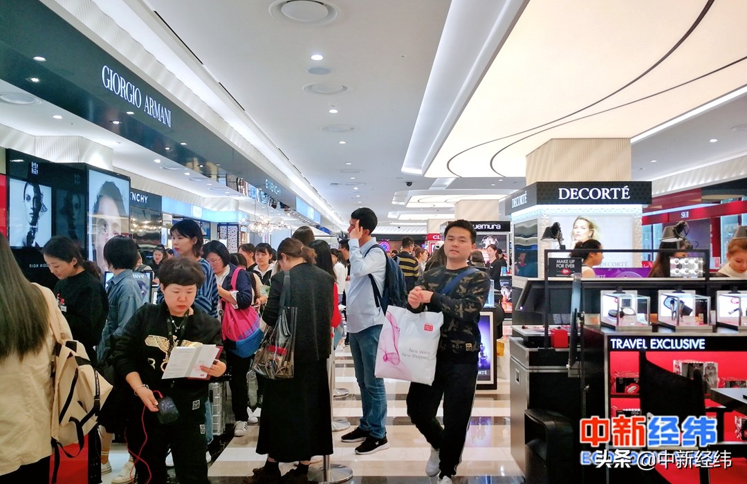 集美们，近期飞三亚，买起来免税新政落地，海南代购崛起？