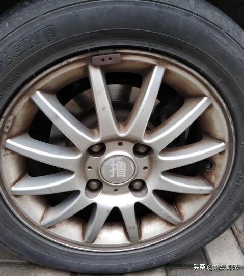 刹车时出现尖锐的声音是什么故障,刹车时出现响声是什么情况