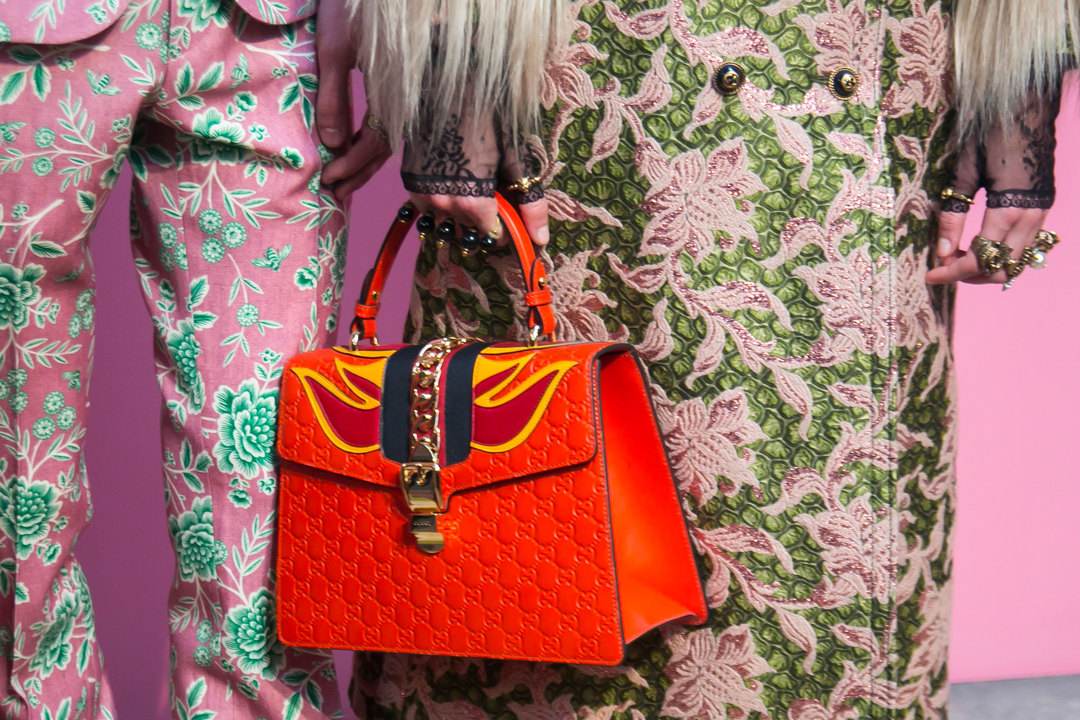 买不起lv联名,lv和gucci价格