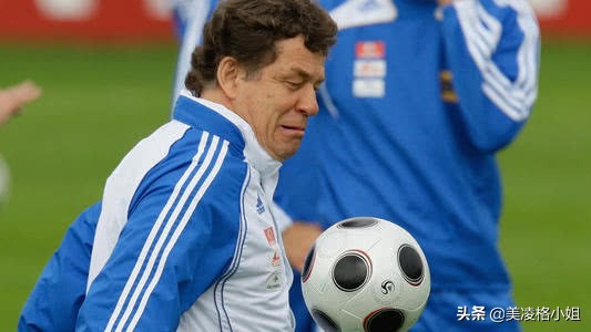 他是开“海盗船”的船长，教练界的大帝，4点特质造就他的神奇