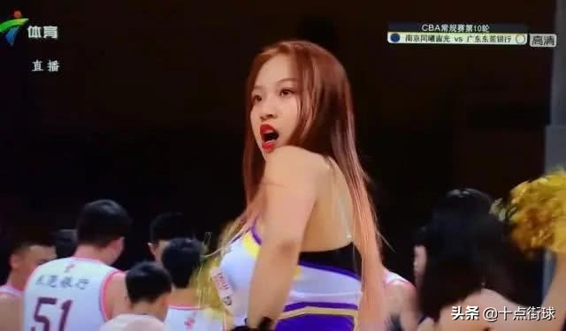 cba宣传的女拉拉队员,她是cba啦啦队领队