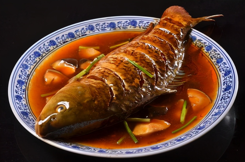 鱼身上哪些部位不能吃,鱼身上哪个部位不能吃