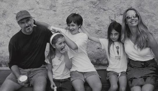 乔布斯去世留下了多少遗产,乔布斯遗孀将裸捐250亿美元新闻