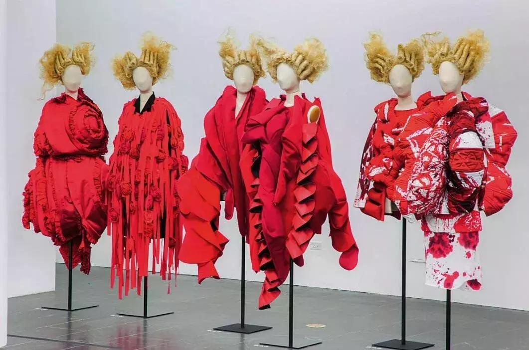 川久保玲年轻时的照片,川久保玲经典作品