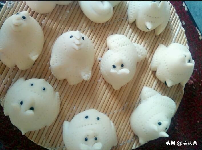 每年六月份姥姥都会给我家女儿送羊，面粉做出来的，好看又劲道