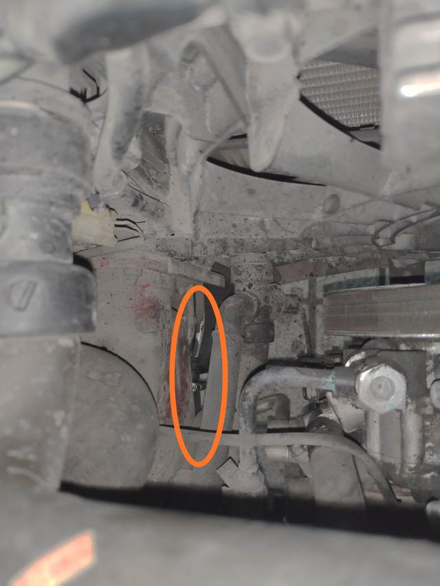 汽车方向助力油漏光了可以不修吗,转向助力油漏光了还能继续驾驶么