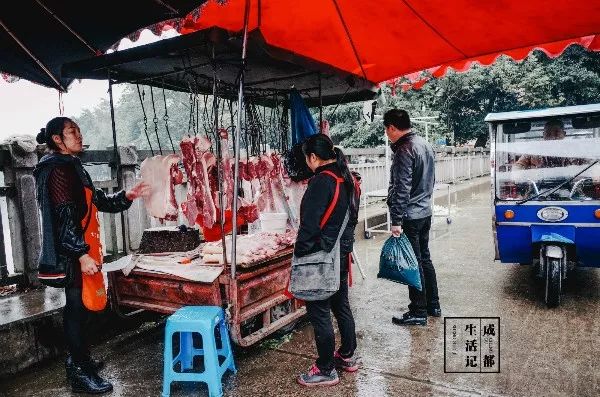 成都同根生,成都北门对比南门