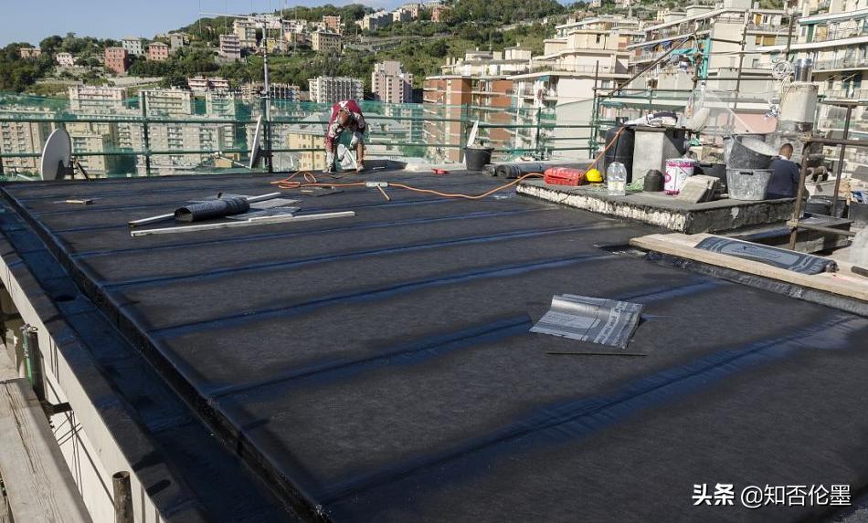 屋顶漏水铺一层瓷砖可以解决吗,卫生间墙面瓷砖漏水渗水如何处理