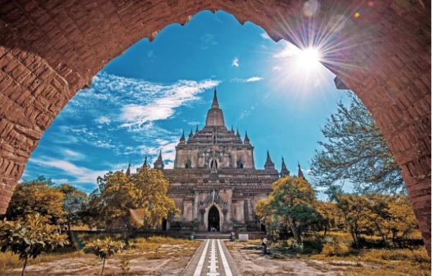 缅甸进入中国边境的姑娘,中缅边境缅甸人做生意