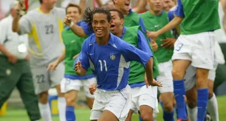 足坛精灵小罗,足球精灵罗纳尔迪尼奥巅峰时刻