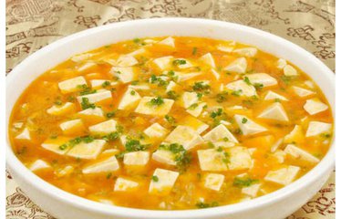 蟹黄豆腐煨虾仁,蟹黄豆腐咸蛋黄豆腐