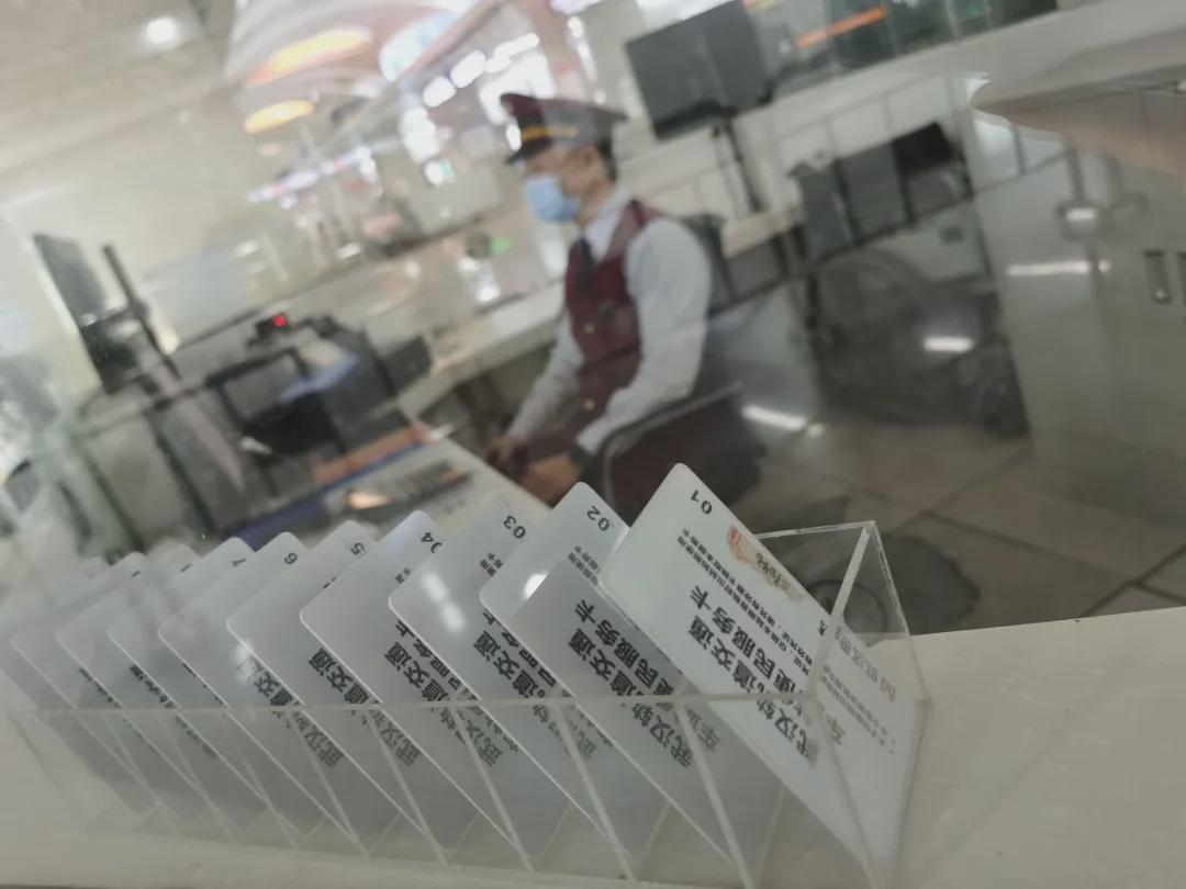 内急憋不住的时候，黑卡金卡都比不上武汉地铁这张卡