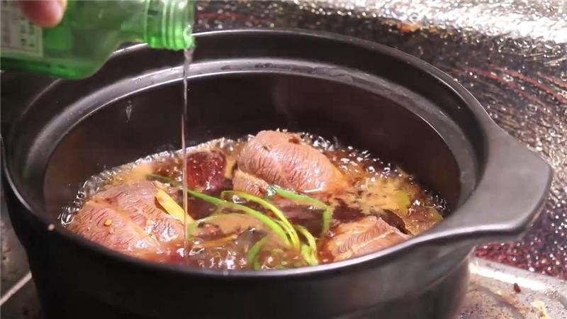 卤菜店为啥这么香,卤菜店的卤菜怎样做的