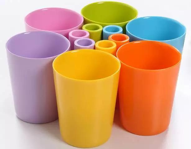 漱口杯脏的视频,家里脏的漱口杯换了