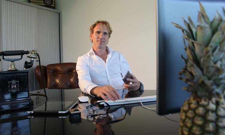 同事挑衅你如何高情商应对,跟同事吵完架还想挑衅要怎么处理