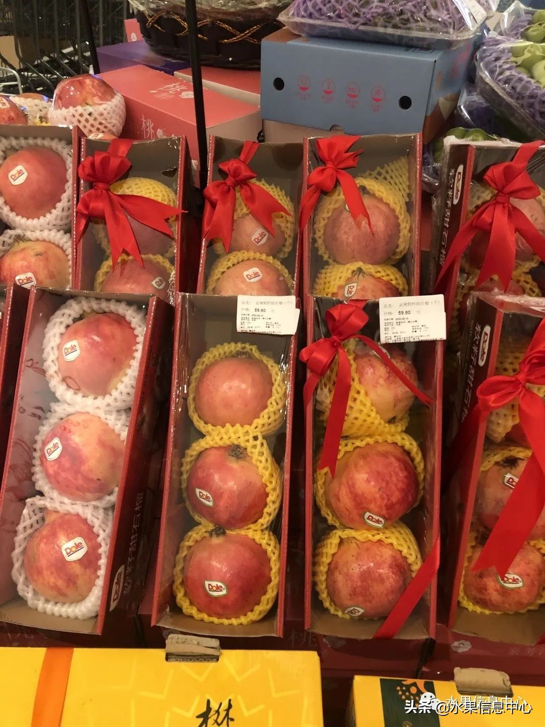 中秋节前，走访两家水果零售店，水果标准化在这里体现的淋漓尽致