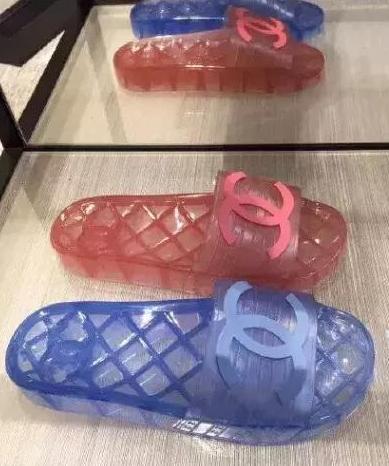 3400元的香奈儿拖鞋，到底会是谁买的单？