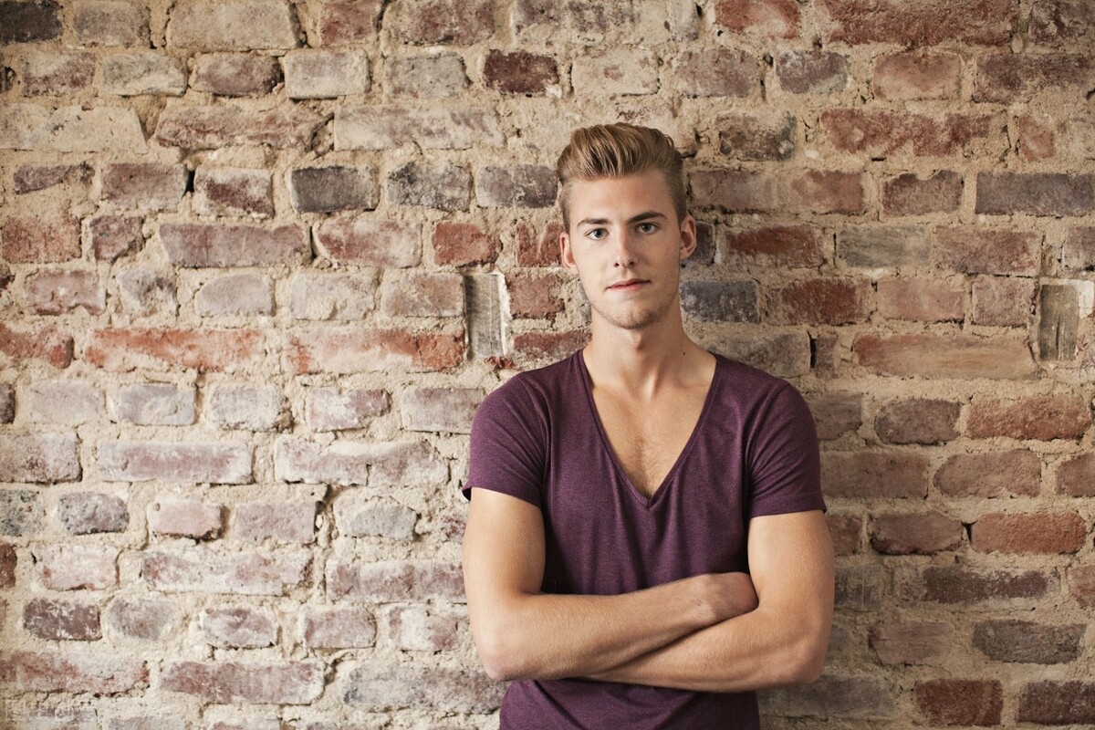 头发定型用什么胶水,头发定型用发胶