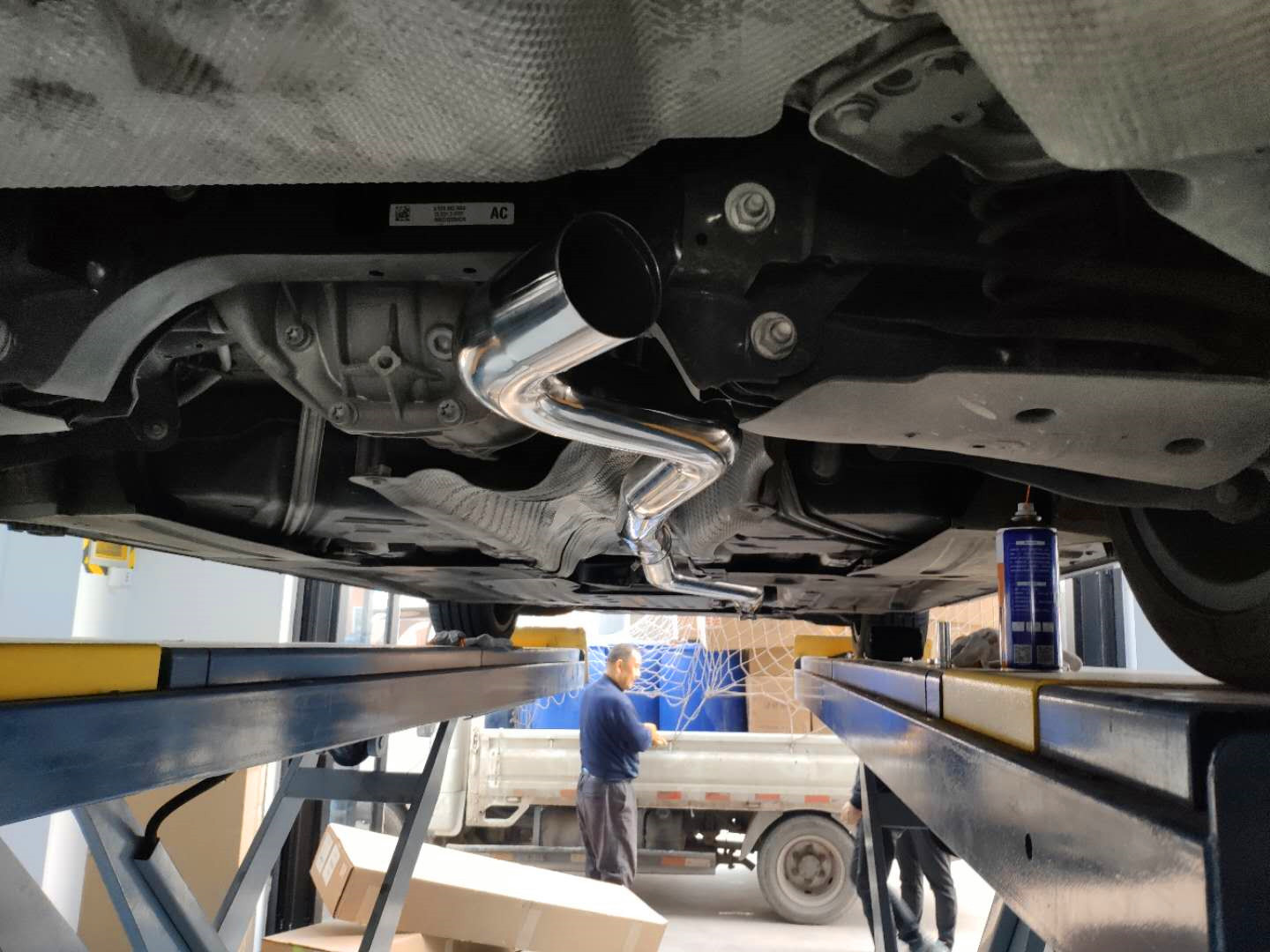 宝马325li曜夜版有排气声浪吗,20款宝马325li曜夜运动原厂排气