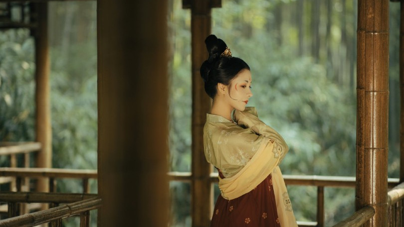 为什么别人穿汉服很好看,你穿却像睡衣?主要是这2个地方做错了