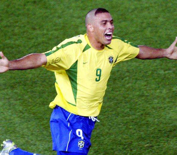 世界足坛历史十大中锋排名,现役世界10大前锋