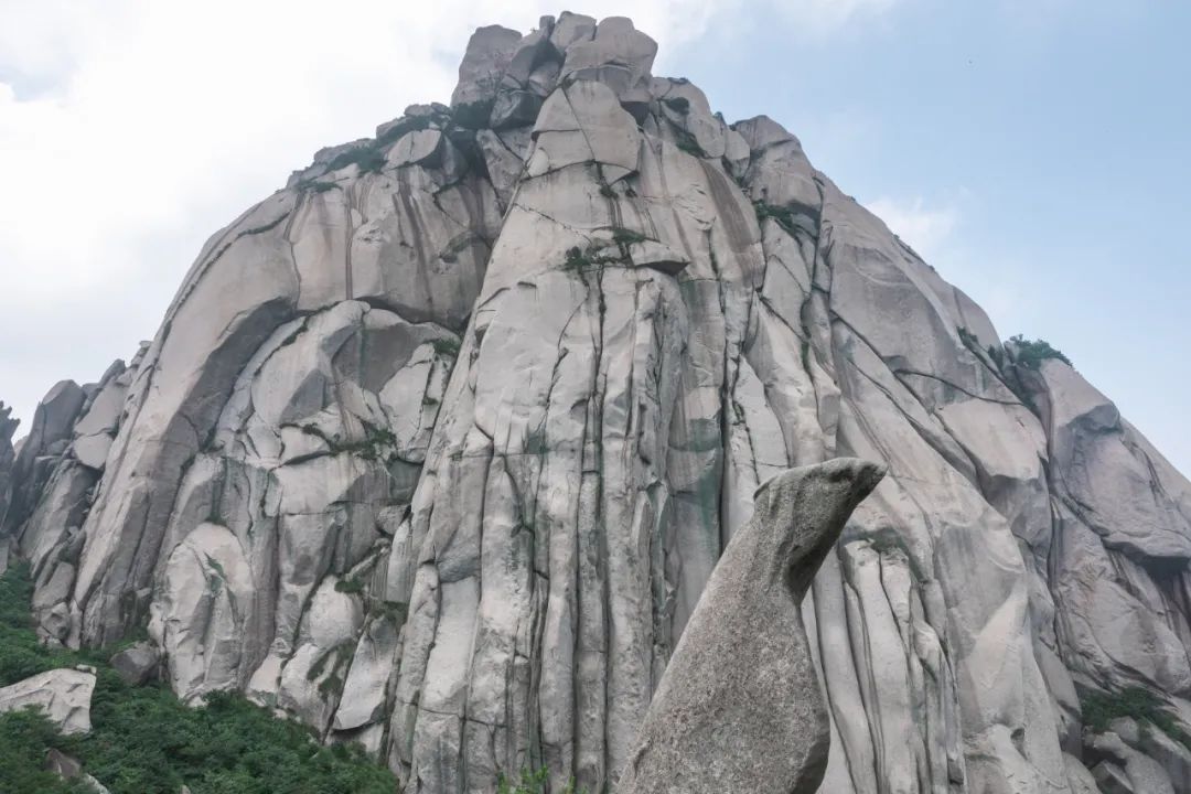 五岳中的南岳位于哪个省,九华山和天柱山哪座更值得游一游