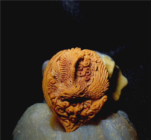 师父领进门，修行在个人——艺海核雕-黄树立的雕刻人生