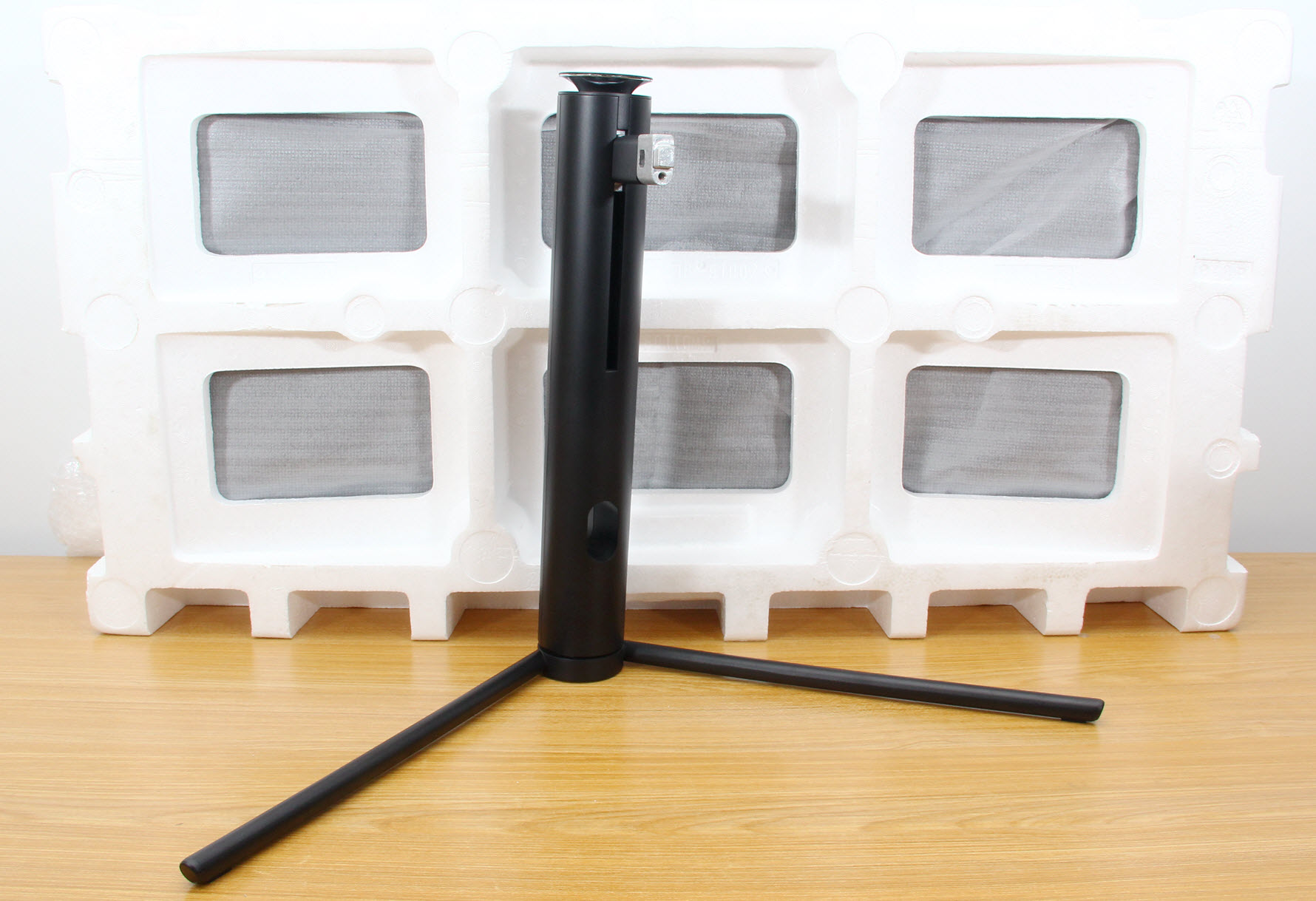 2k240hz27寸曲面带鱼屏显示器,接口丰富的34寸带鱼屏曲面显示器