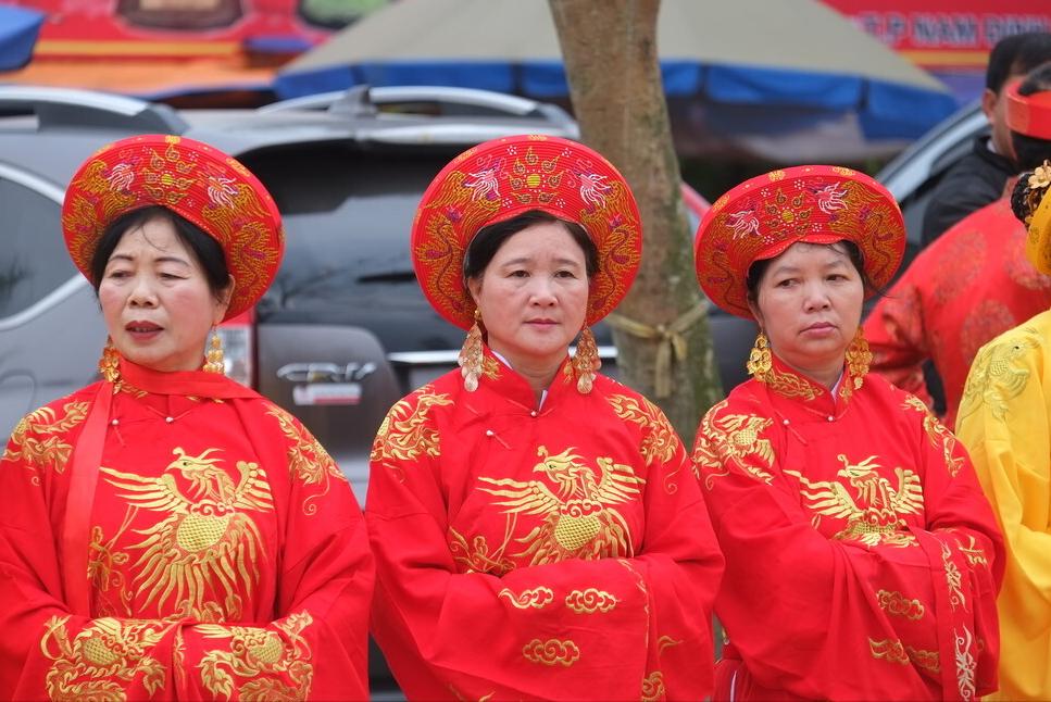 红色的衣服最好看,红色衣服穿起来特好看