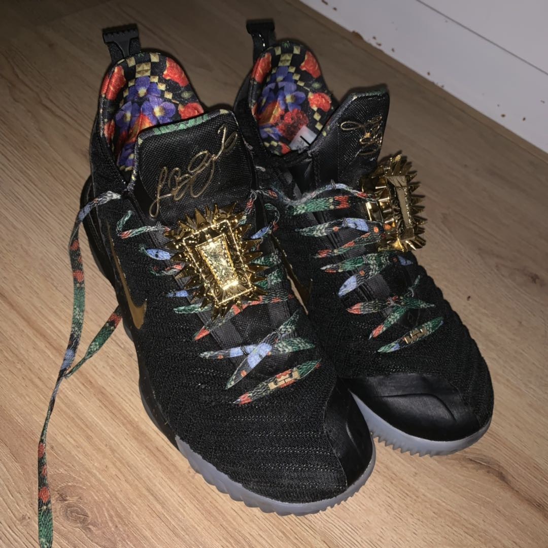 穿这样的鞋你千万别上球场,自带*器武**害人害己