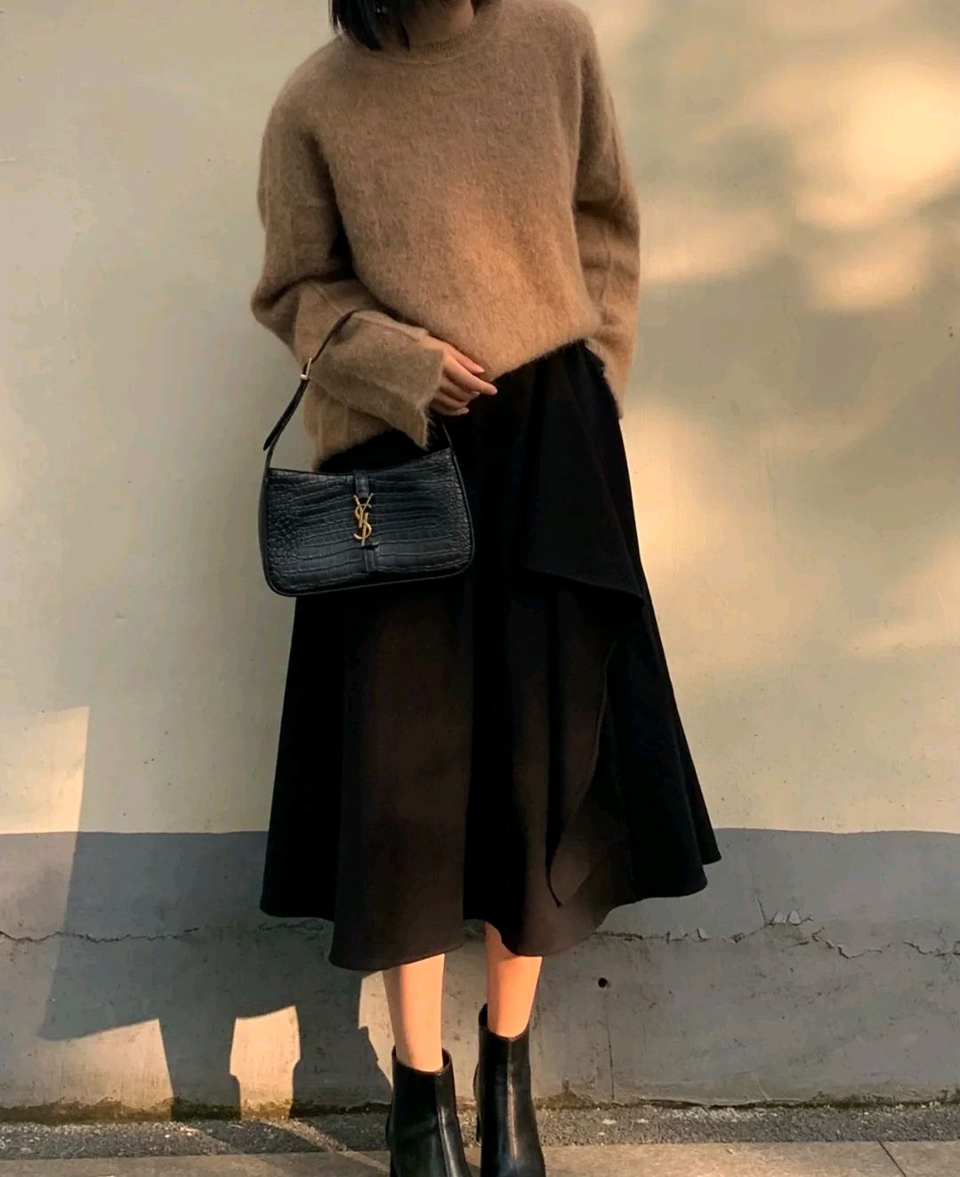 毛衣内搭搭配半身裙,毛衣搭半身裙怎么穿显身材