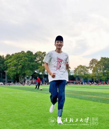 湖北男神学霸：专业第一，三所英国名校抛来橄榄枝，签约海尔