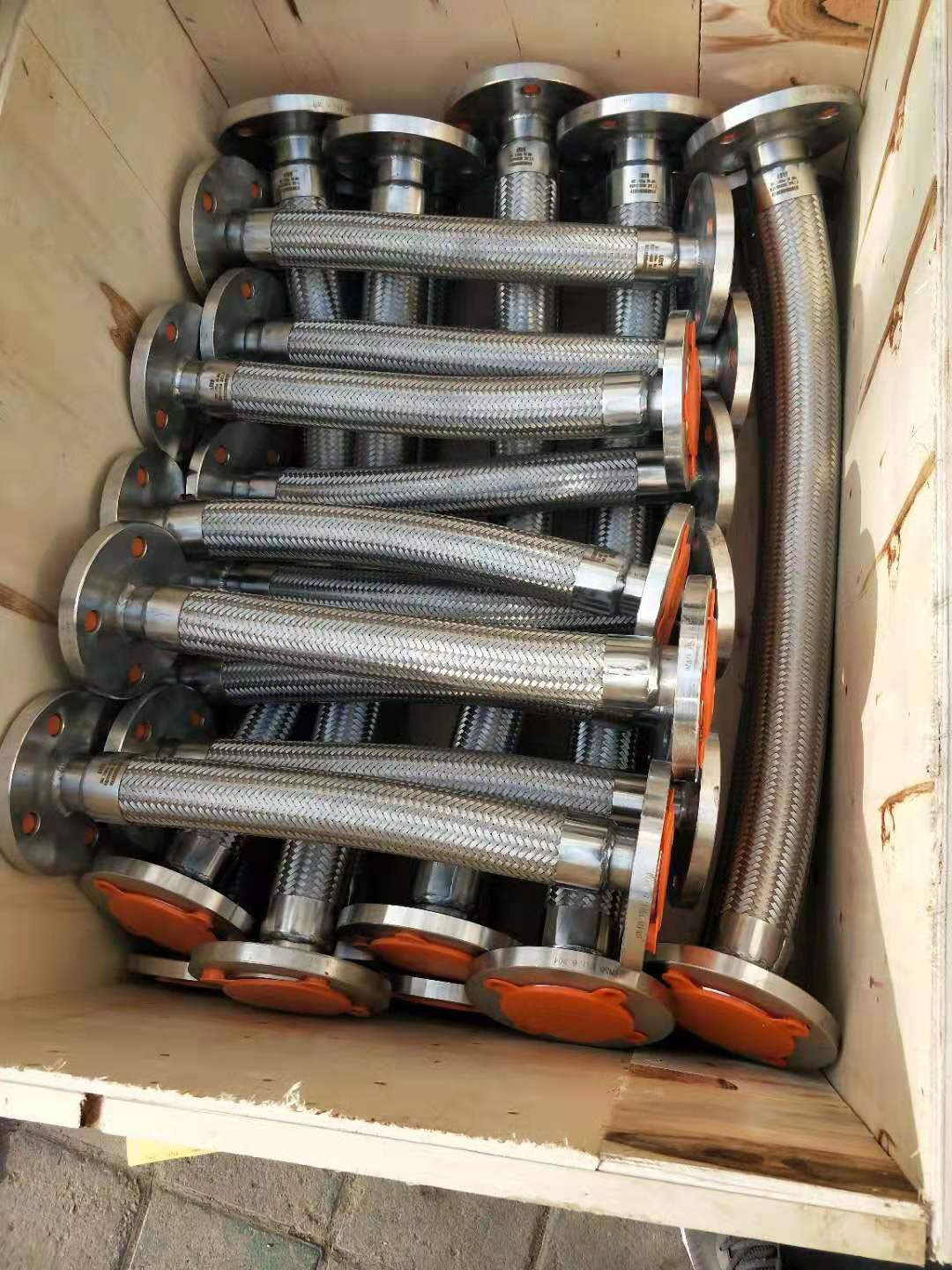 燃气输送不锈钢波纹软管,什么是不锈钢金属波纹软管