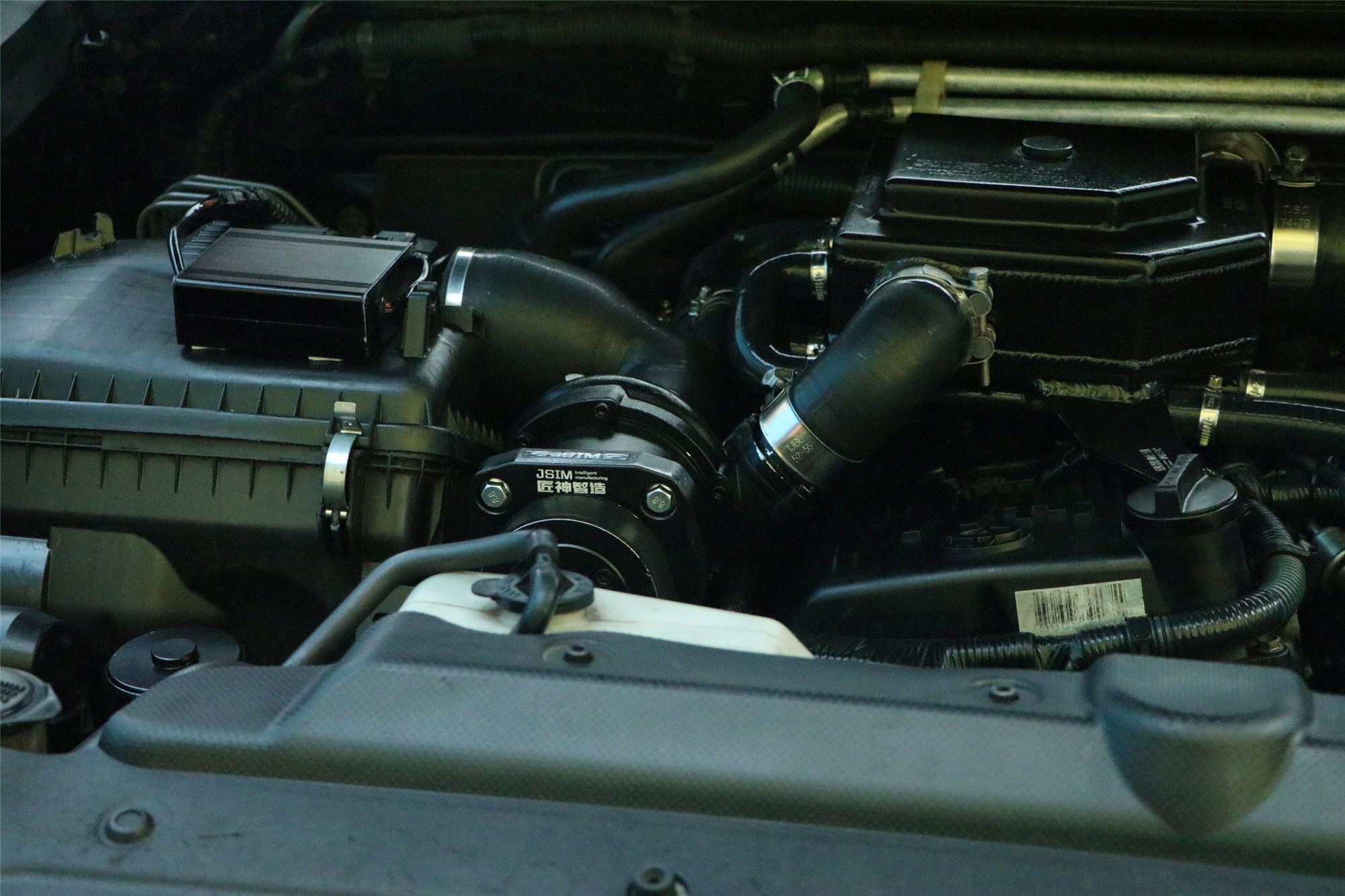 女司机开普拉多视频,普拉多2.7离心式机械增压