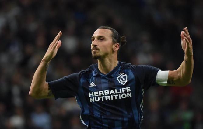 伊布与c罗的巅峰对决,伊布第三次战胜c罗