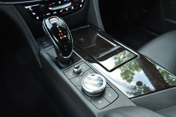 试驾凯迪拉克ct6入门车型,胖哥试驾凯迪拉克ct628t精英