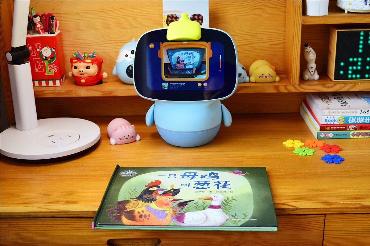 ai智能机器早教,聪聪ai机器人