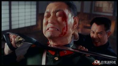 这才是李小龙最经典的电影,周星驰电影致敬李小龙