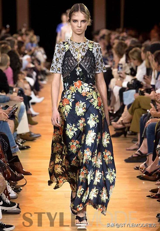 一条都市波西米亚裙，完美演绎自由浪漫！