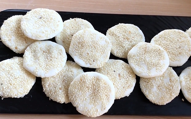 这才是山药最好吃的做法，加上糯米粉，不烤不炸，出锅就被抢光了