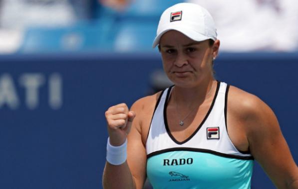 惨败王蔷不敌小威无缘美网四强,美网小威与王蔷比赛