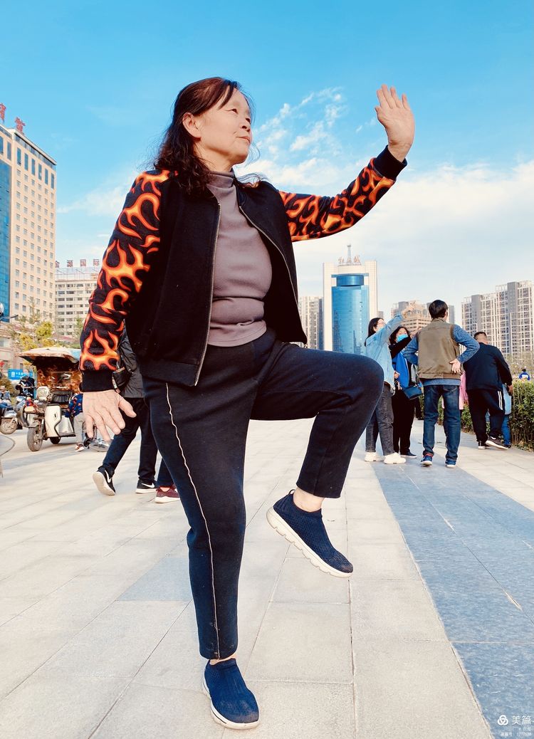 洛阳牡丹广场新疆舞视频,洛阳牡丹广场爵士舞