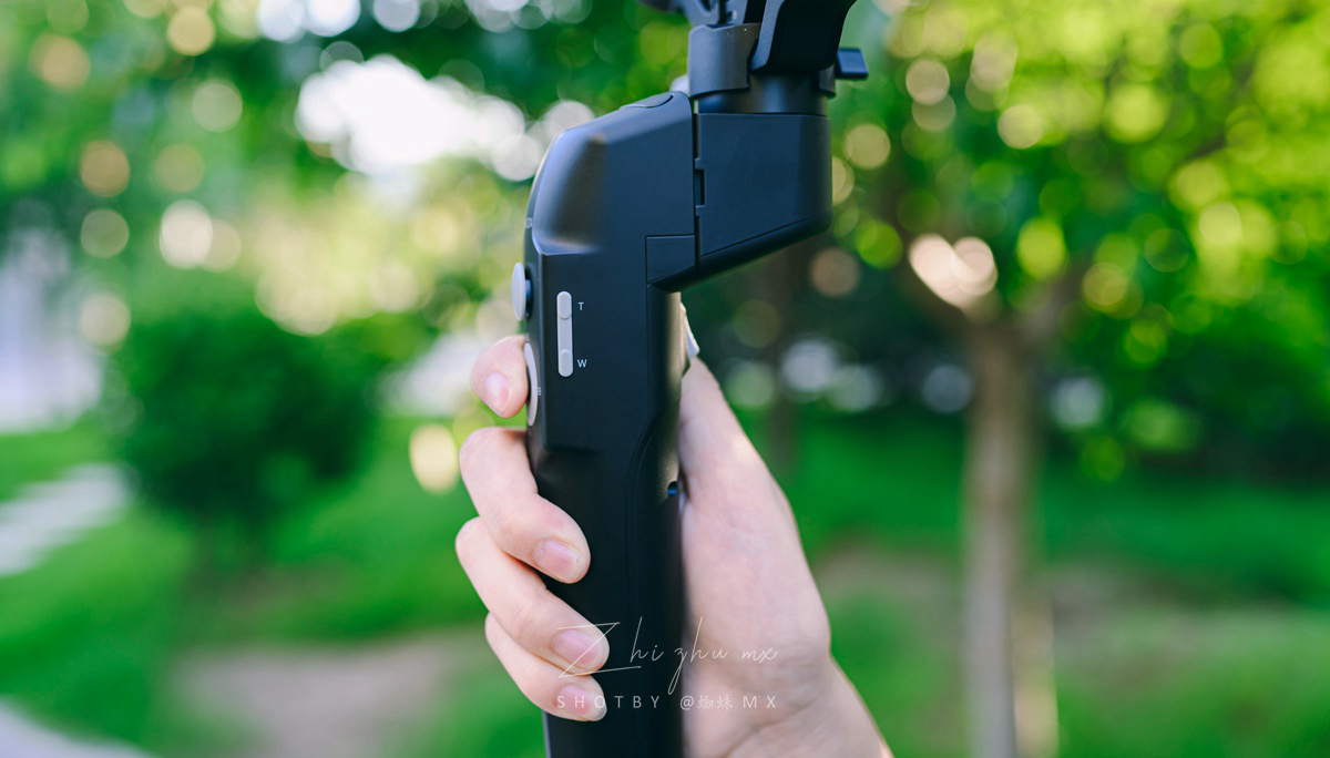 “跨界级”专业防抖,手机和微单都可用,普通人的视频“法宝”