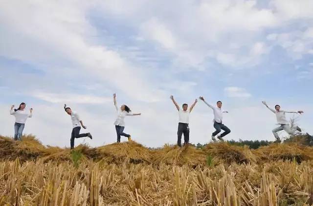 十年前的美女主播去哪了,十年前离开央视的女主持人