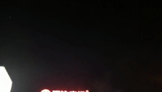 东城万达今天营业吗,万达排队店