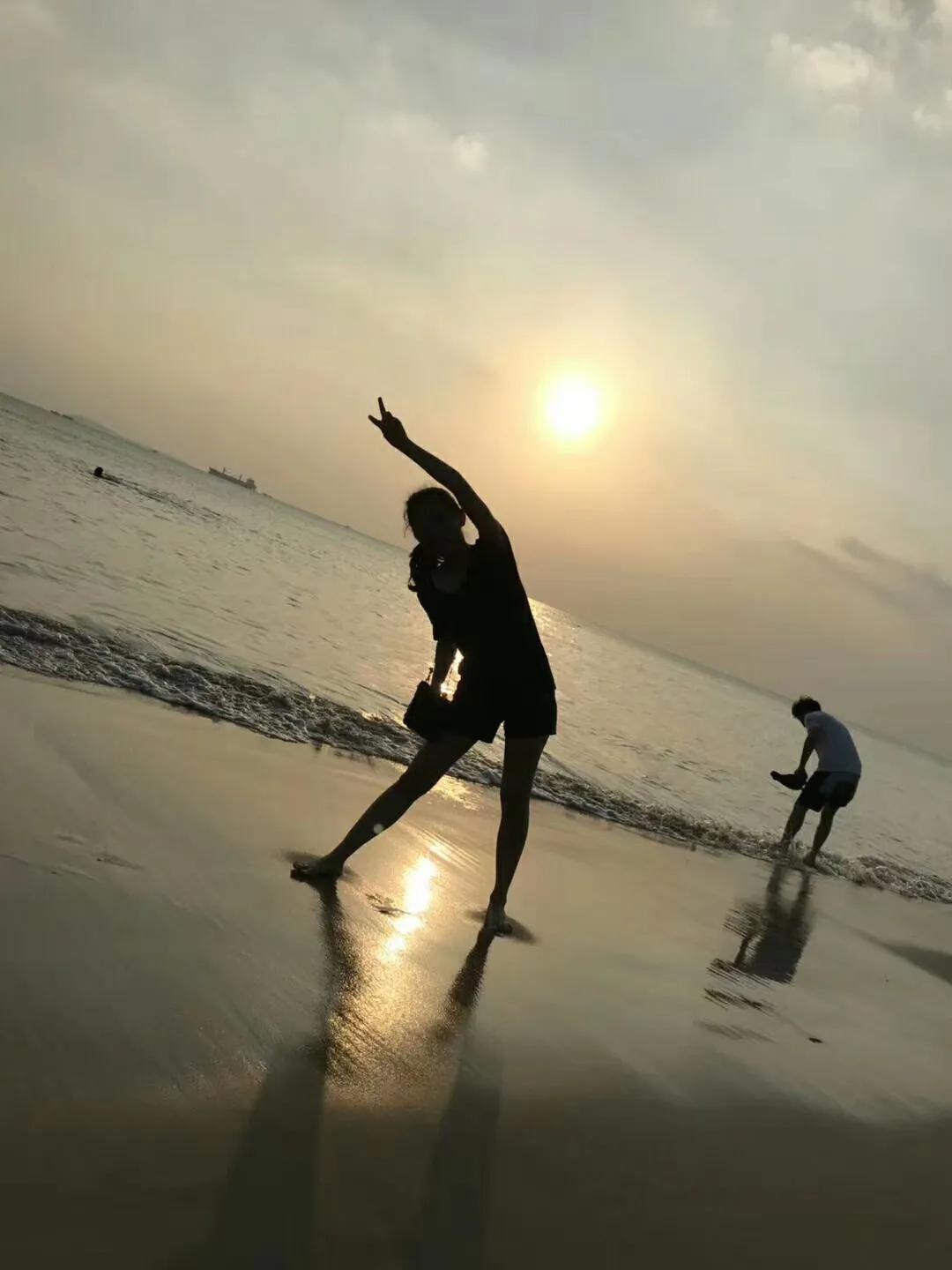 自我介绍一下，小伙如果不嫌弃，请把这个自卑的少女带回家吧