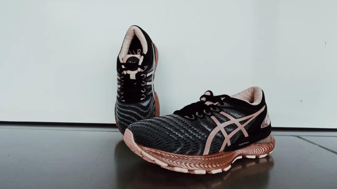 asics亚瑟士跑鞋怎么选,asics亚瑟士四代