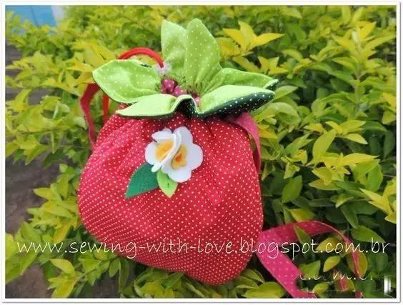 旧衣服环保购物袋手工制作幼儿园,旧衣改造手工购物袋