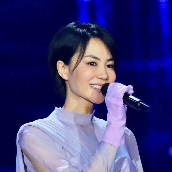 王鸥复古香奈儿,行走的种草机衣服