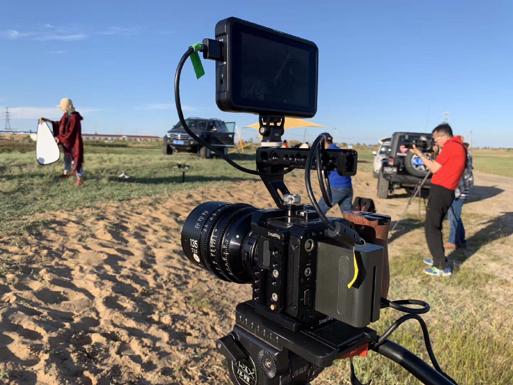 相机监视器安装哪个位置最好,外接监视器怎么和相机屏一样